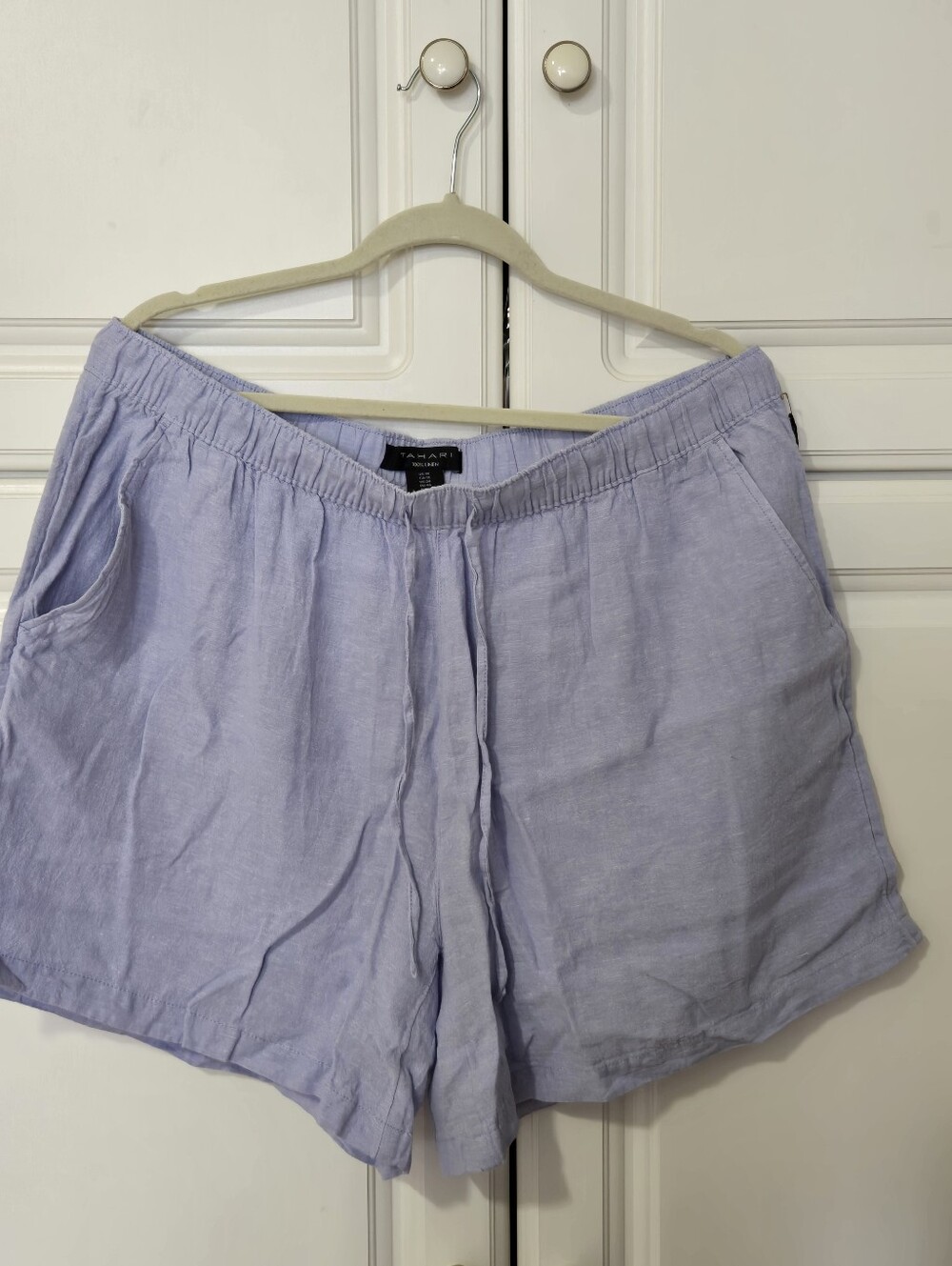 Tahari 100% linen Shorts